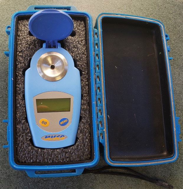 Electronic Brix Refractometer.